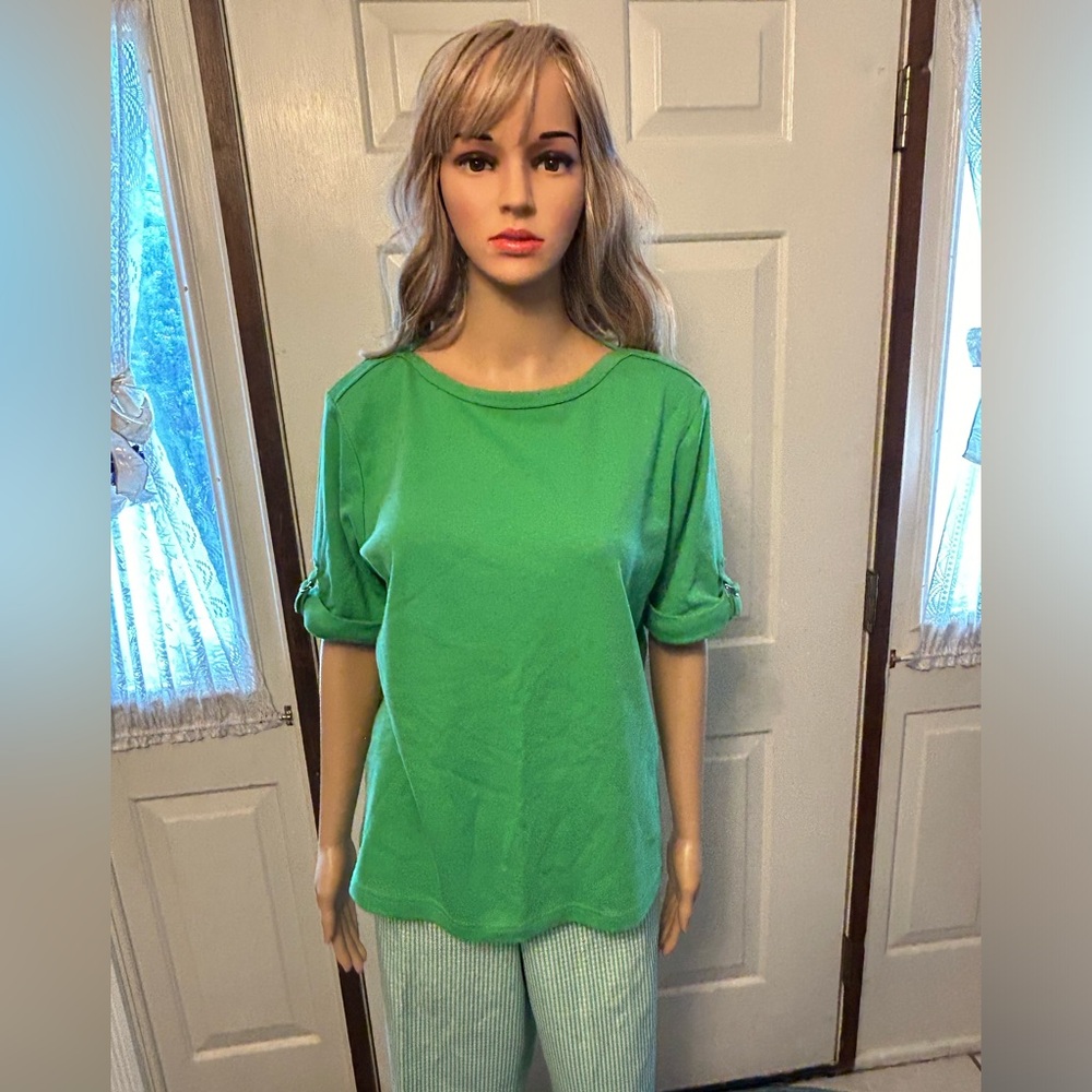 IUltra Softs L green SS top paired with gingham checked Kim Rogers  crops sz 16.